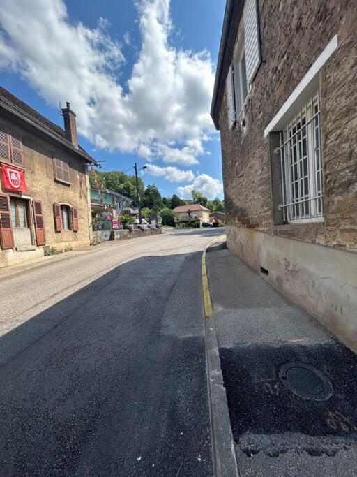 Au Bord De La Furieuse, Proche De La Grande Saline Et Des Thermes De Salins-Les-Bains Bagian luar foto